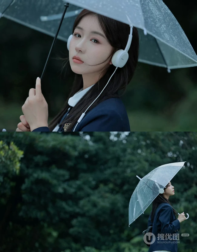 轻风细雨，享受一个人的清新和音乐，撑伞行走在阴雨中的女孩漫步绿荫树下摄影美图