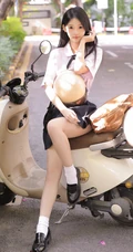 少女的校园时光，骑电动摩托车的长发秀气清新学妹街拍美照图集