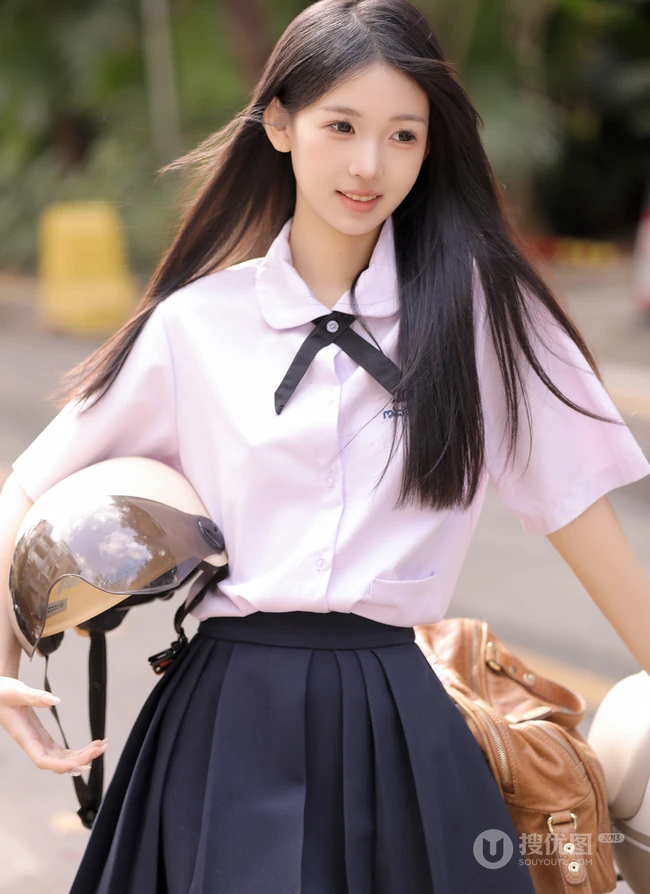 少女的校园时光，骑电动摩托车的长发秀气清新学妹街拍美照图集