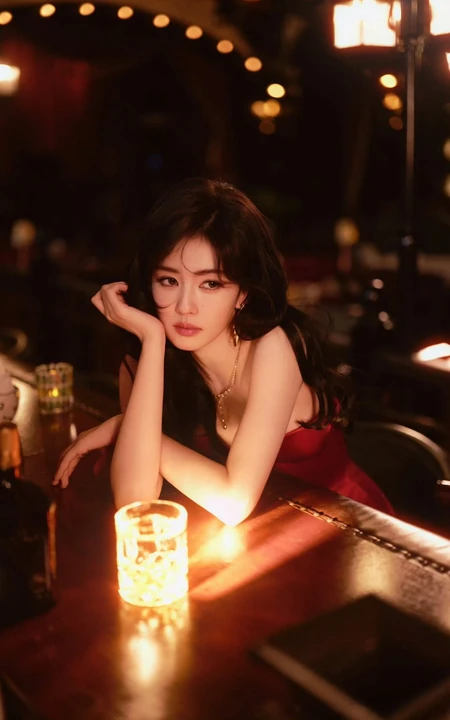 女明星白鹿复古酒吧氛围感写真系列组图