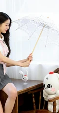张元英清新学院风穿搭可爱玩偶互动写真
