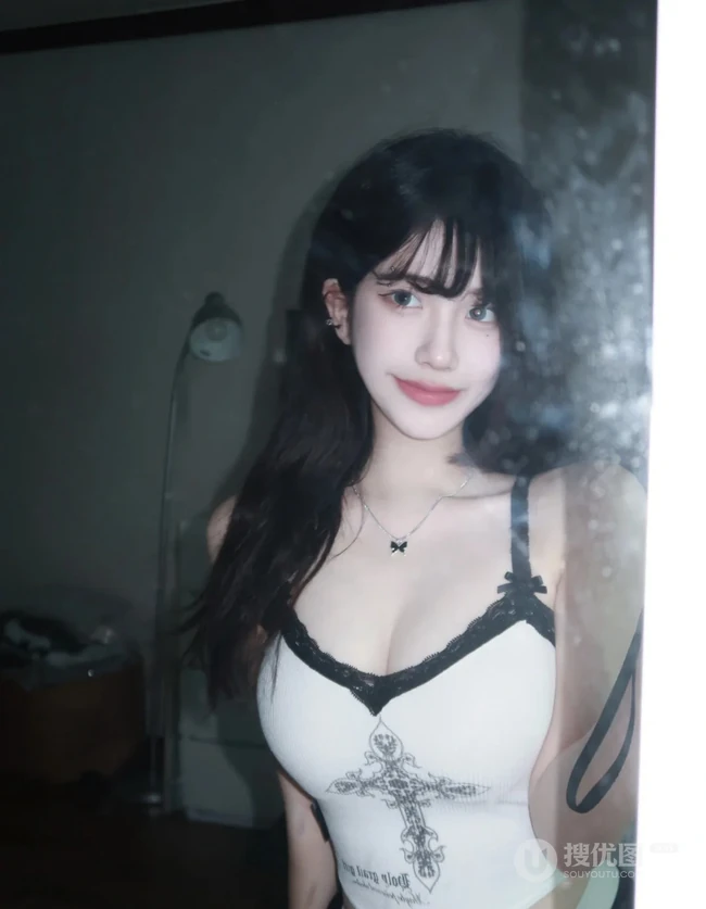 10后漂亮气质可人甜女生孩的自拍生活美照图集