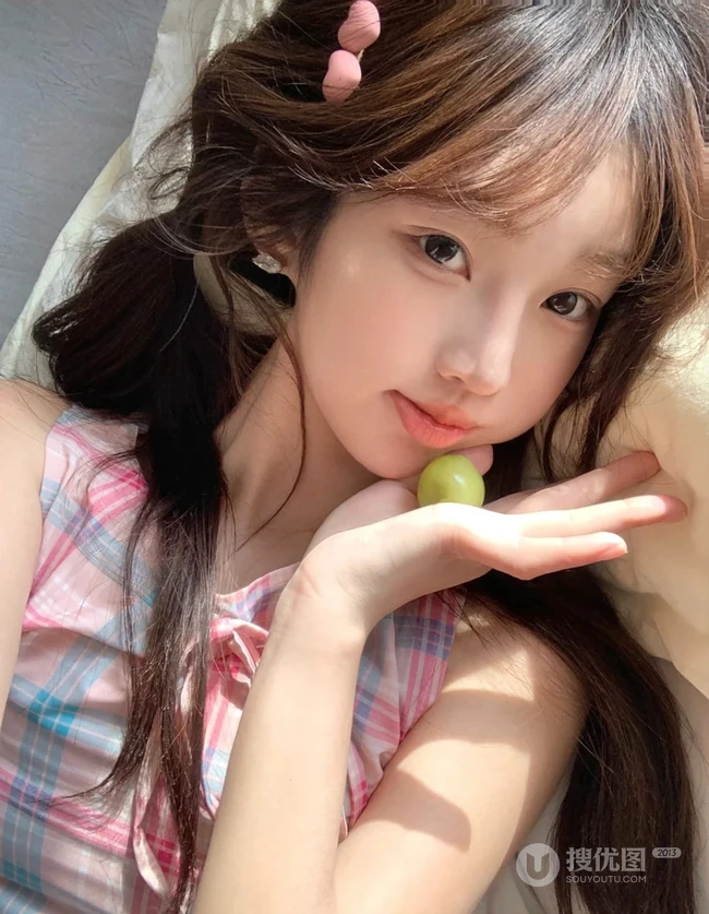 10后漂亮气质可人甜女生孩的自拍生活美照图集