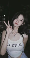 性感，可爱，甜美，活泼，动人，精选美女生活照手机壁纸图集