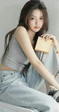 洗衣机前拍摄美照的背心牛仔裤简约穿搭女生悠闲写真套图