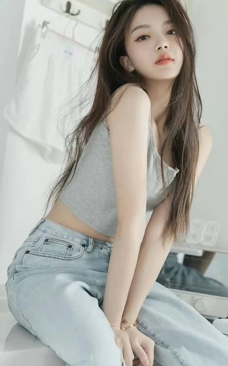 洗衣机前拍摄美照的背心牛仔裤简约穿搭女生悠闲写真套图