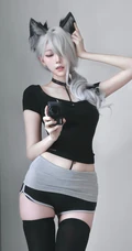 猫耳朵cos美女，高挑大长腿完美身材短裤美女自拍美照手机壁纸图集