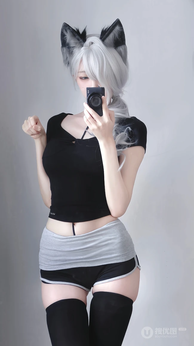 猫耳朵cos美女，高挑大长腿完美身材短裤美女自拍美照手机壁纸图集