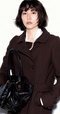 日本女生长泽雅美时尚秋装写真，看看气质短发轻熟的时尚表现力和魅力