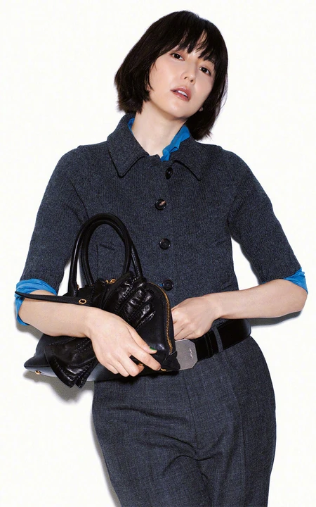 日本女生长泽雅美时尚秋装写真，看看气质短发轻熟的时尚表现力和魅力