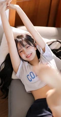 大长腿，长相甜美，宛如邻家小妹般的白皙可人女生写真套团