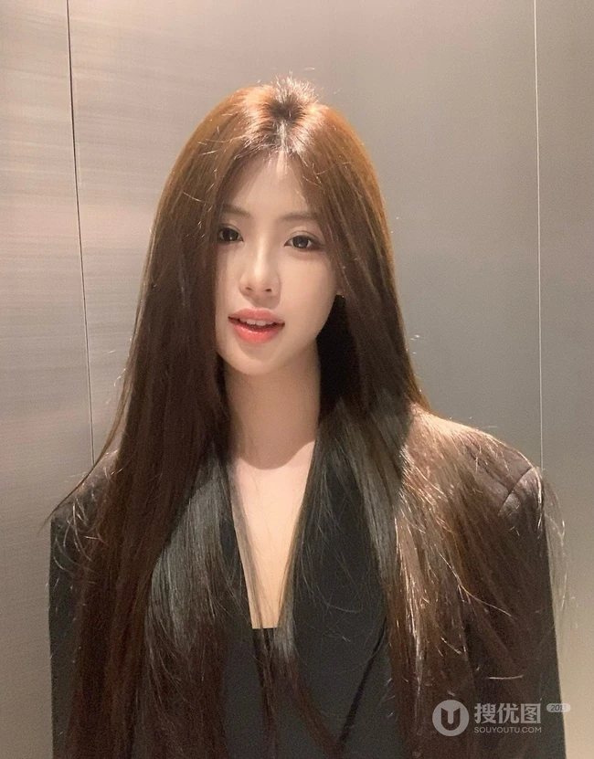 镜头前自信大方的高颜值女生小姐姐生活照图集