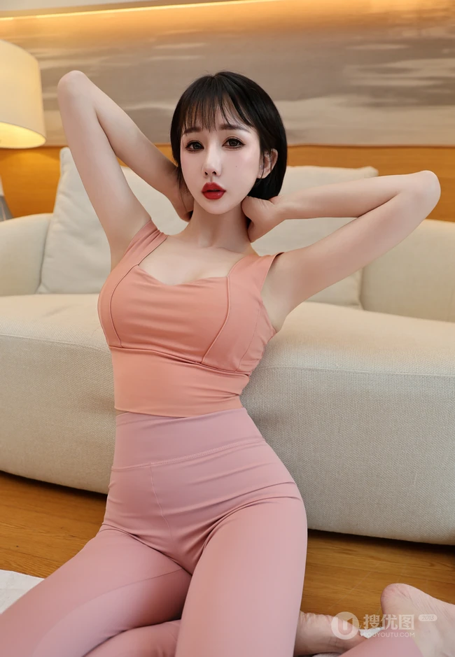 短发女生小姐姐粉色紧身衣瑜伽裤穿搭显完美身姿居家沙发超高清写真图集