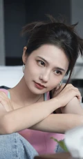 姜珮瑶粉色背心加牛仔裤休闲穿搭居家写真图集