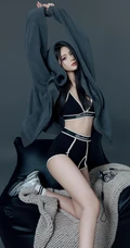青春靓丽，光彩照人的黑色运动内衣短裤美女居家私房写真手机壁纸