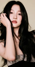 关晓彤淑女范十足肩带裙写真美照