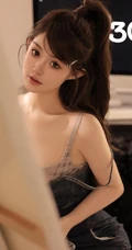 高颜值白皙网络女生连体肩带牛仔裙穿搭室内高清写真图片