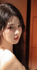 少女和玩偶，抱着可爱小熊玩具的白裙少女居家室内写真套图