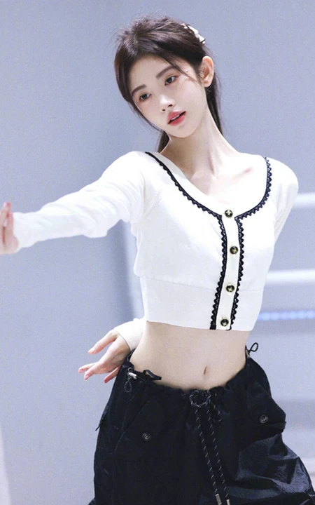 鞠婧祎排练舞蹈照片