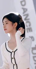 鞠婧祎排练舞蹈照片