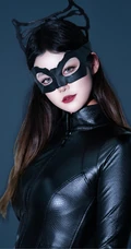 猫女，全身黑衣穿着的猫女cos写真手机壁纸图片