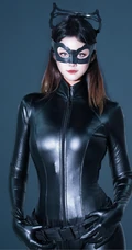 猫女，全身黑衣穿着的猫女cos写真手机壁纸图片