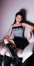 孟子义吊带抹胸牛仔裙穿搭私房黑白写真手机壁纸精选美图