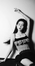 孟子义吊带抹胸牛仔裙穿搭私房黑白写真手机壁纸精选美图