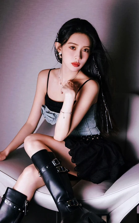 孟子义吊带抹胸牛仔裙穿搭私房黑白写真手机壁纸精选美图