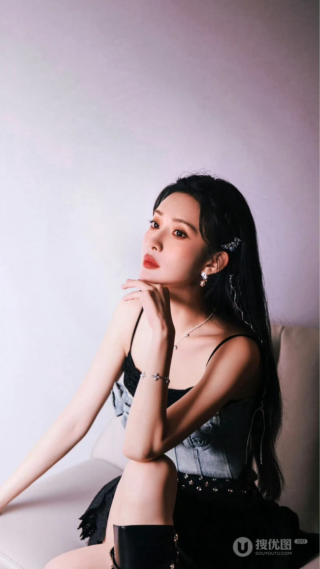 孟子义吊带抹胸牛仔裙穿搭私房黑白写真手机壁纸精选美图