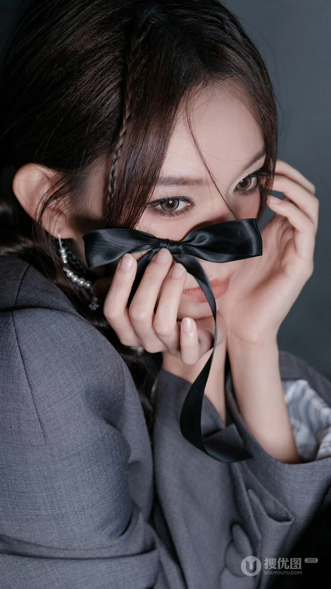 程潇个性时尚加脏辫造型穿搭登封写真手机壁纸