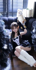 圣诞女孩，穿着cos短裙装扮的可爱少女室内写真图集