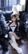 圣诞女孩，穿着cos短裙装扮的可爱少女室内写真图集