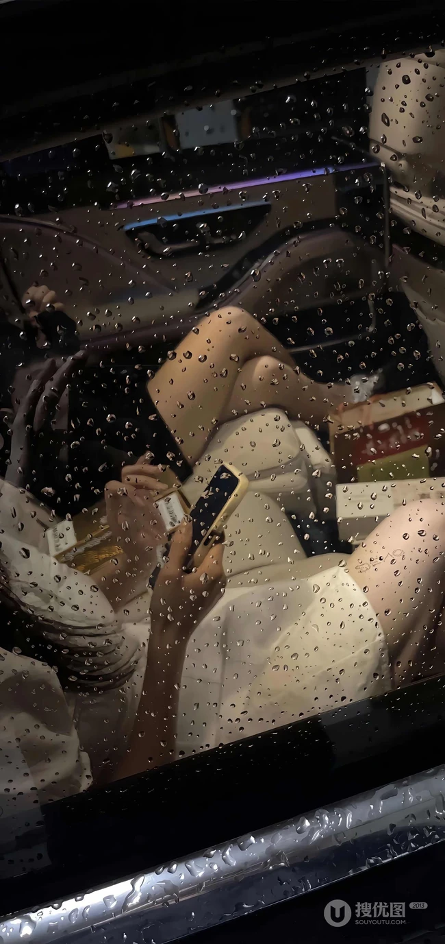 下雨天，车窗，水珠，透过玻璃看到的两个美腿女生手机壁纸图片