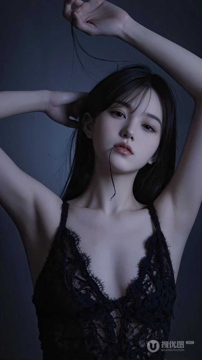 穿着黑色蕾丝吊带睡裙的性感美少女手机壁纸图片