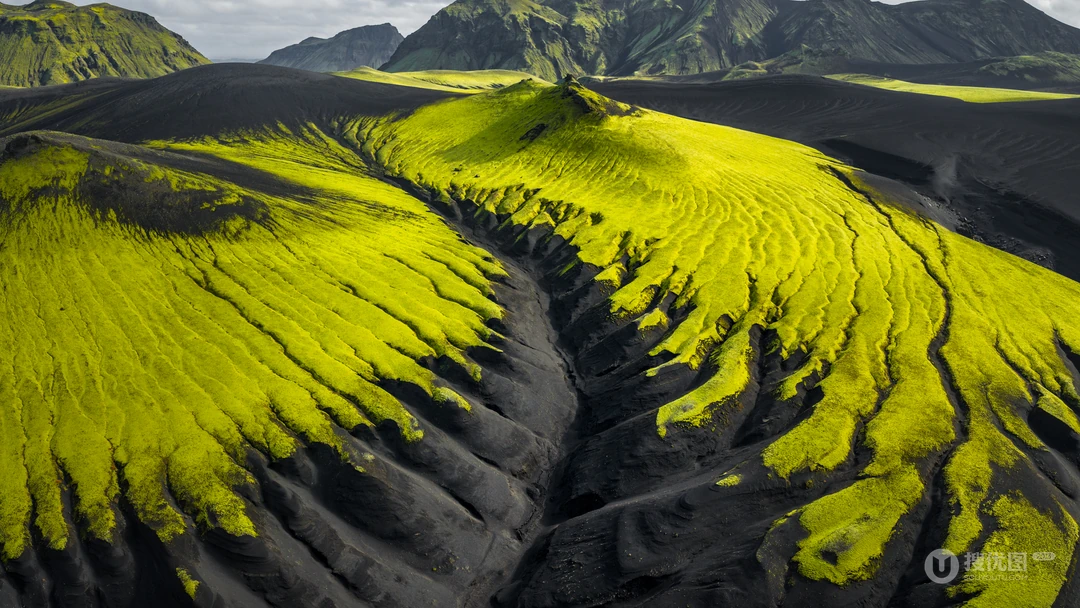 冰岛火山苔原高地震撼自然风光壁纸