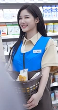 金裕贞便利店新星清新打工造型合集