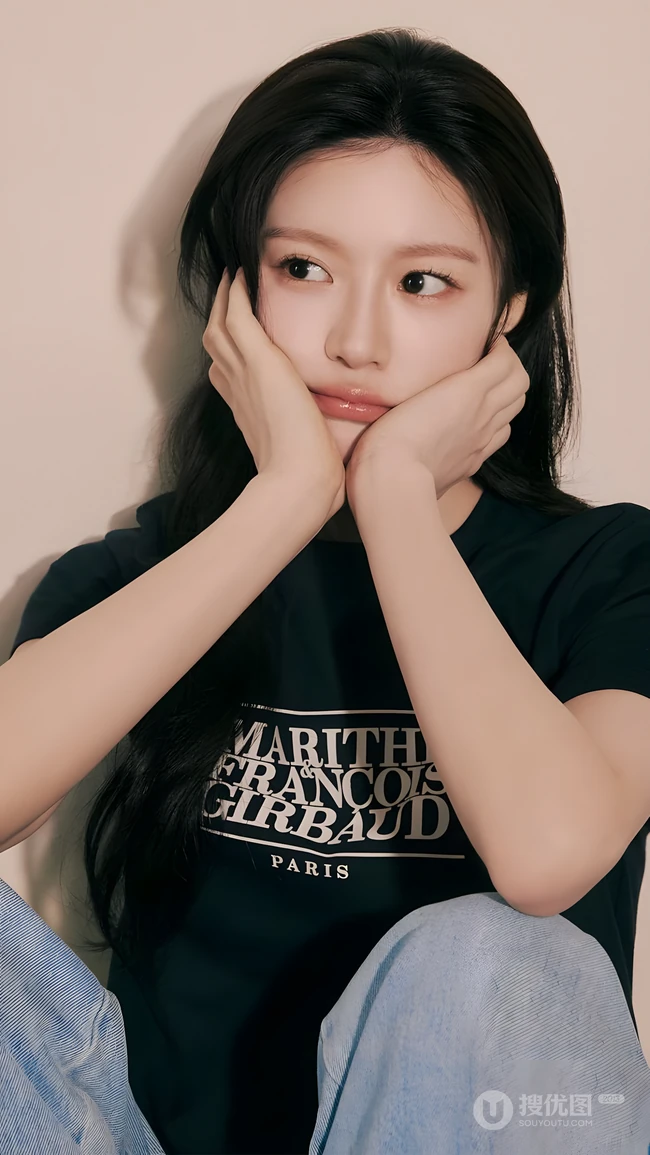 气质长发女星休闲穿搭品牌写真合集
