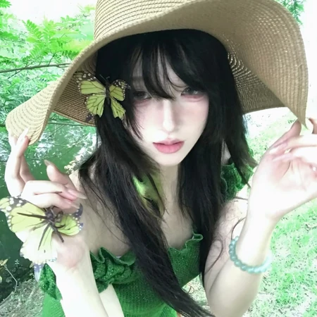 森系氛围感少女人像清新绿调女生头像系列