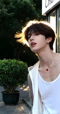 黄昏街边清俊少年氛围感日常随拍