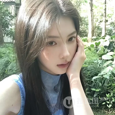 清新甜系长发女生日常随拍头像