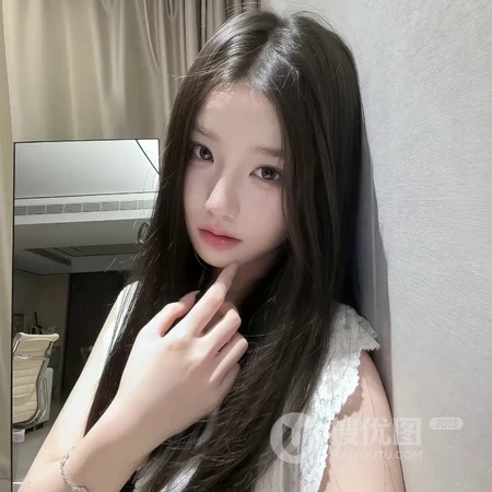温柔长发女生氛围感日常自拍人像头像系列