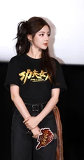 迪丽热巴出席《功夫女足》路演活动现场组图