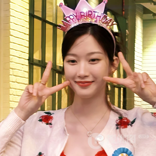 文佳煐生日派对可爱造型系列写真
