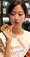 文佳煐生日派对可爱造型系列写真