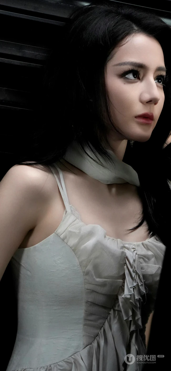 迪丽热巴蓝色系清新礼服造型写真合集