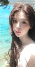 杨超越海边清新度假风系列写真