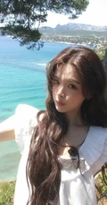 杨超越海边清新度假风系列写真