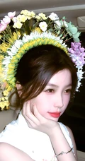虞书欣簪花造型清新甜美系列写真图片