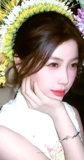 虞书欣簪花造型清新甜美系列写真图片